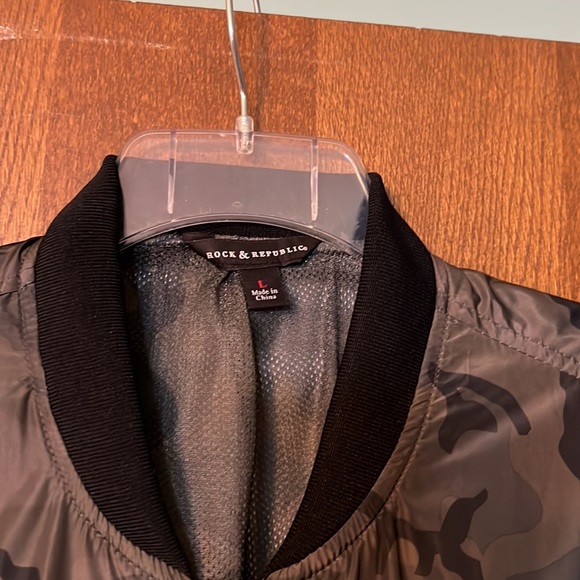 Long camo color bomber style jacket - Picture 2 of 5